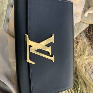 Black Louis Vuitton epi